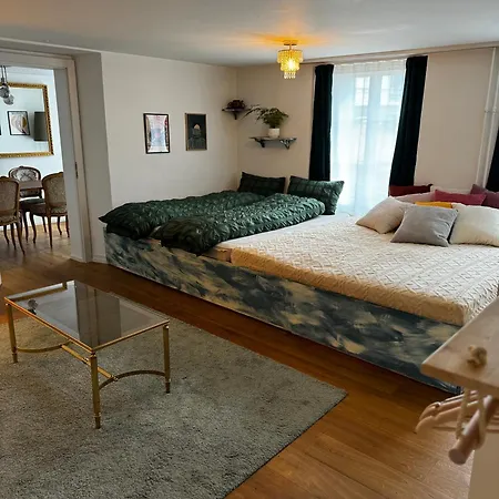 Cozy Nest *